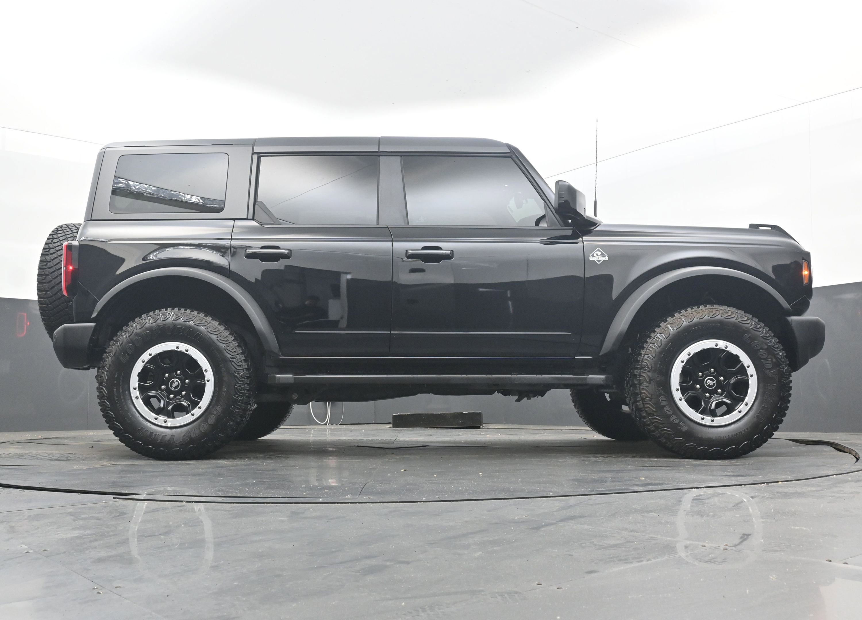 Used 2024 Ford Bronco Outer Banks w/ Sasquatch Package AWD/4WD image 27