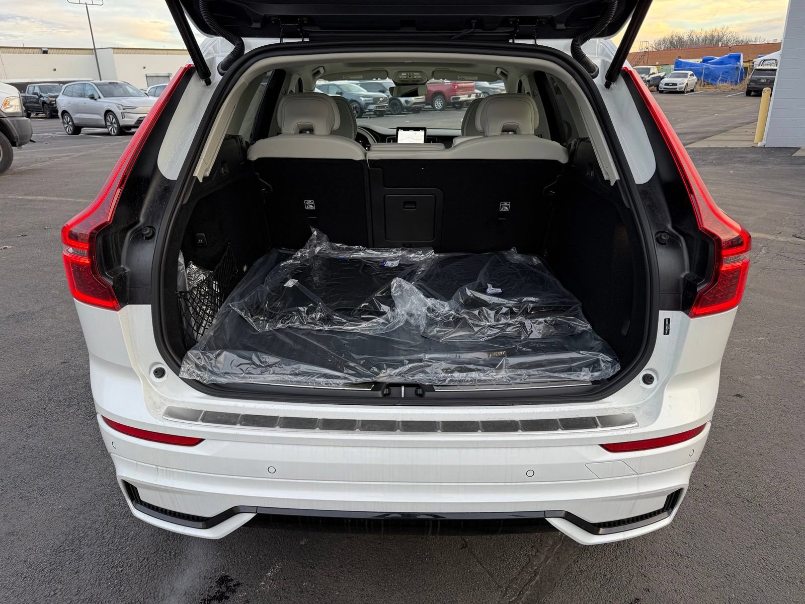 New 2026 Volvo XC60 B5 Ultra w/ Protection Package Premier AWD/4WD image 42