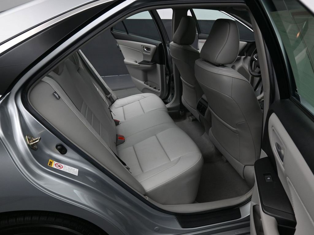Used 2016 Toyota Camry XLE image 33