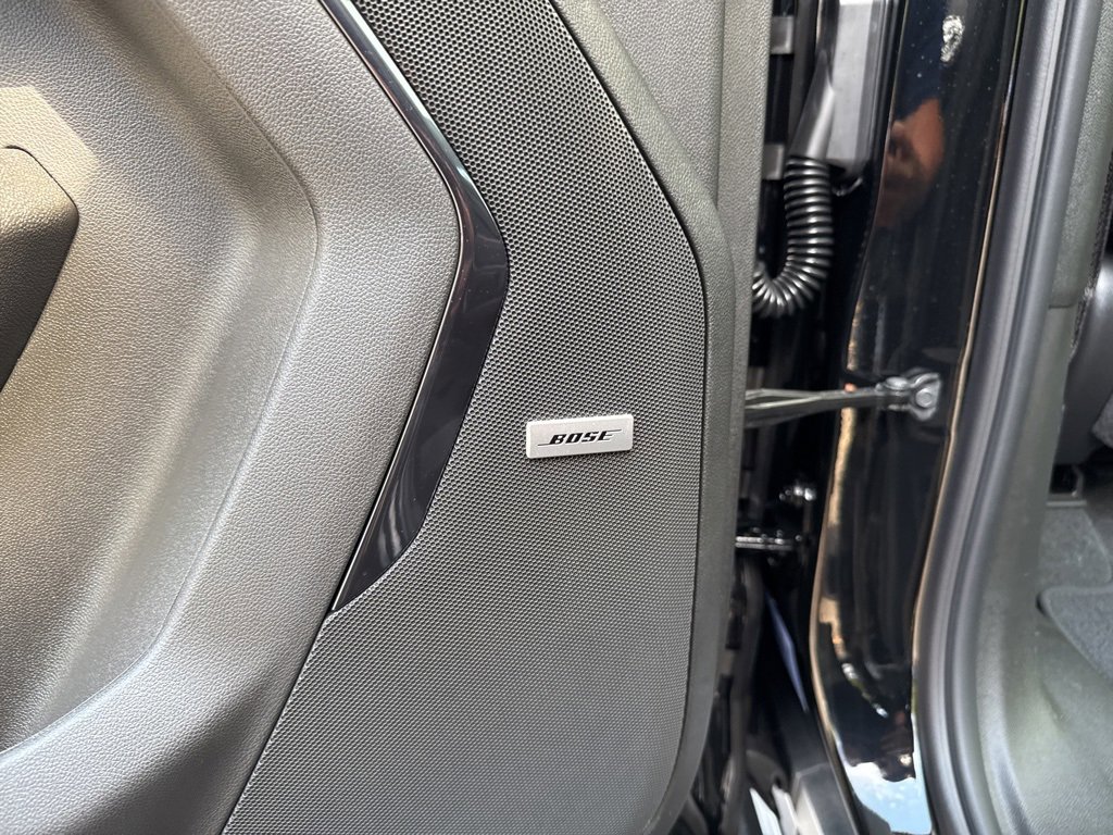 Used 2025 GMC Yukon AT4 w/ AT4 Premium Package image 39