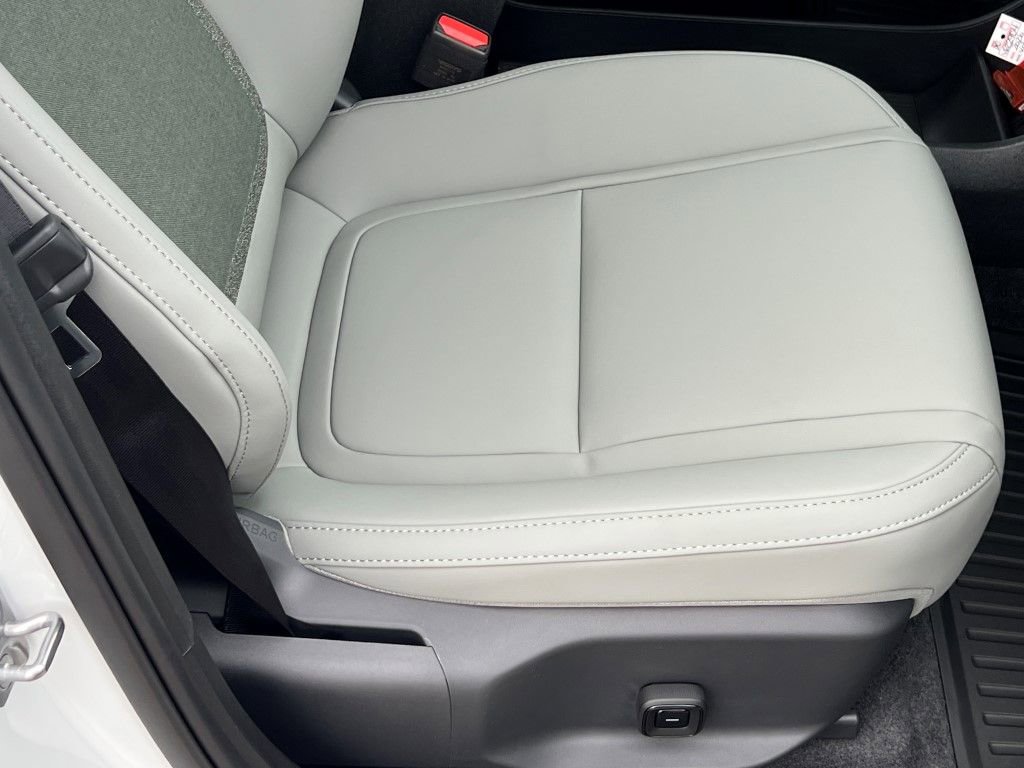 New 2026 Volvo EX30 Plus w/ Climate Package image 8