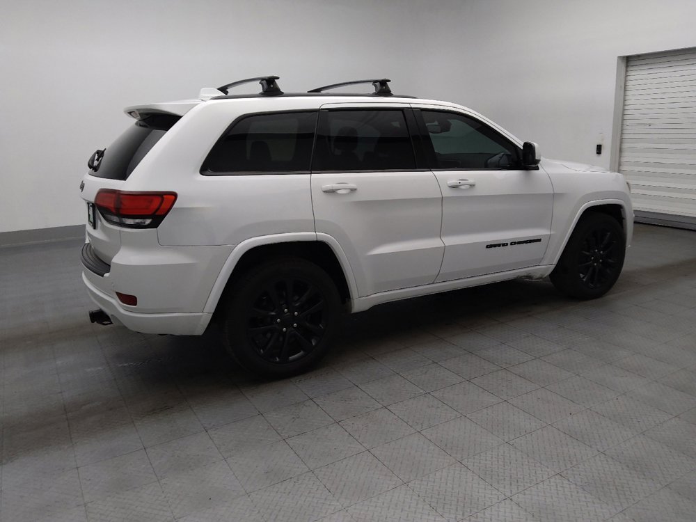 Used 2019 Jeep Grand Cherokee Altitude RWD image 10