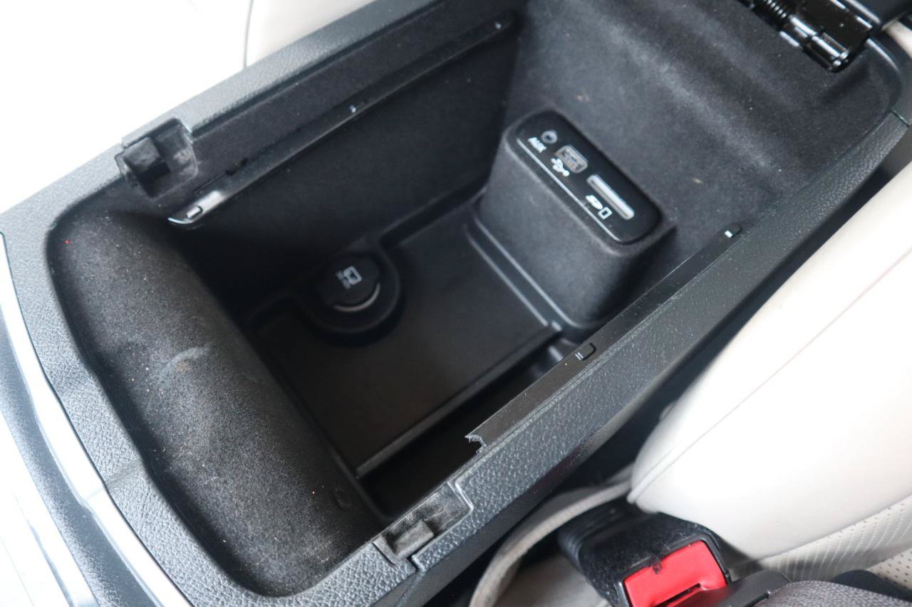 Used 2015 Chrysler 300 C w/ Light Group RWD image 82