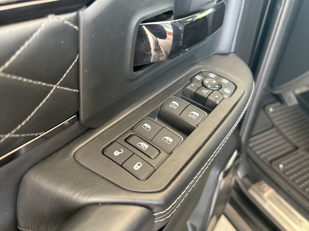 Used 2025 RAM 2500 Limited AWD/4WD image 53