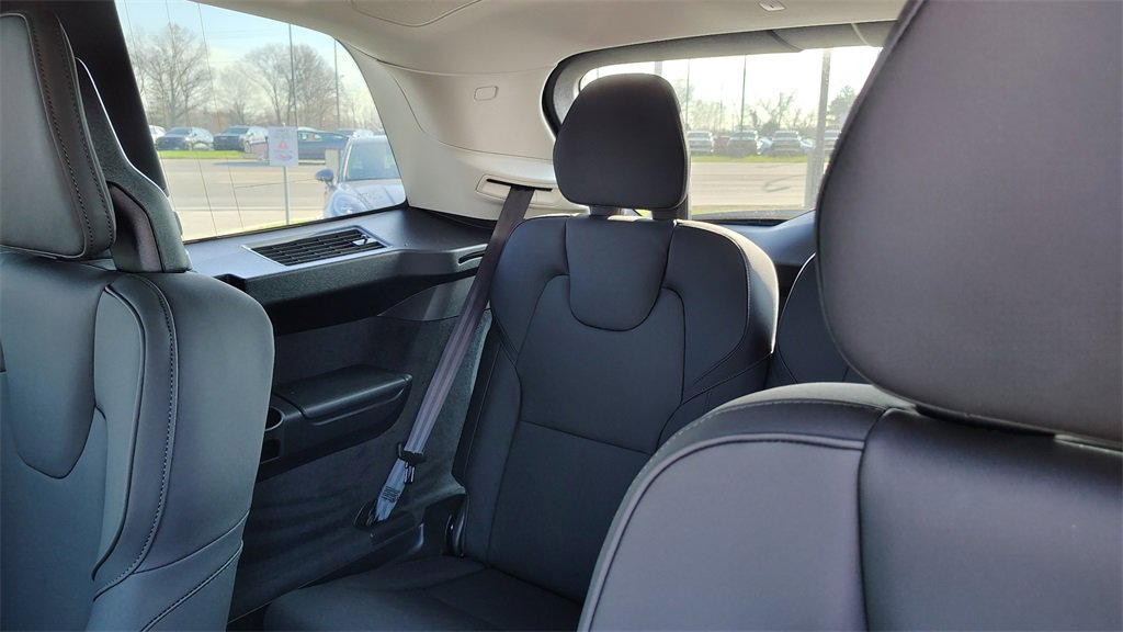 New 2026 Volvo XC90 B6 Plus image 31