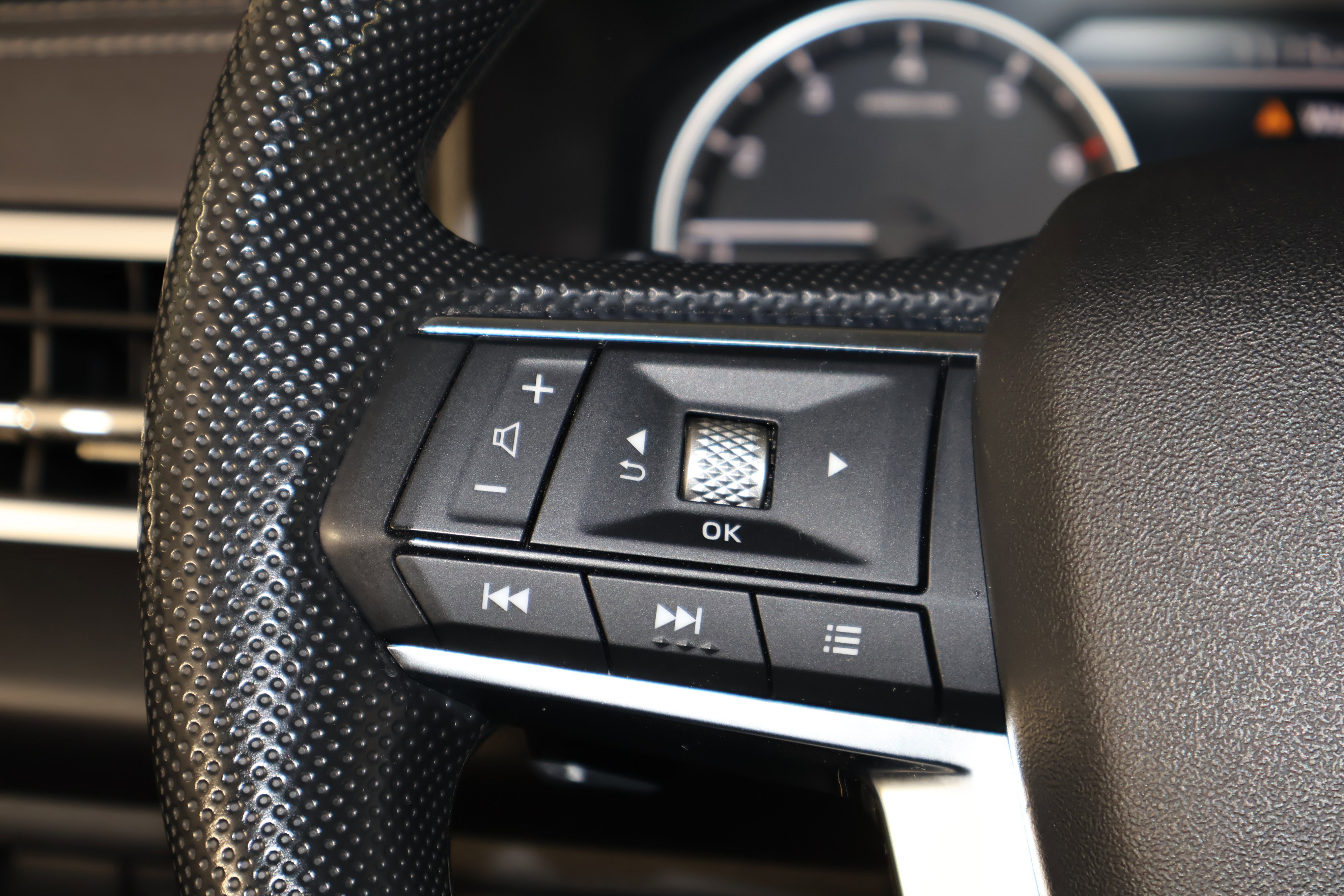 Used 2024 Mitsubishi Outlander ES image 20