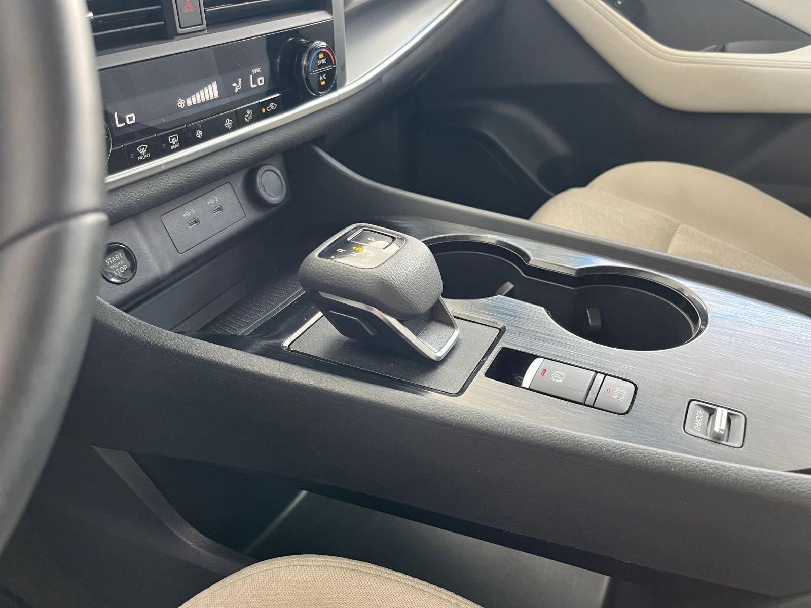 Used 2025 Nissan Rogue SV FWD image 42