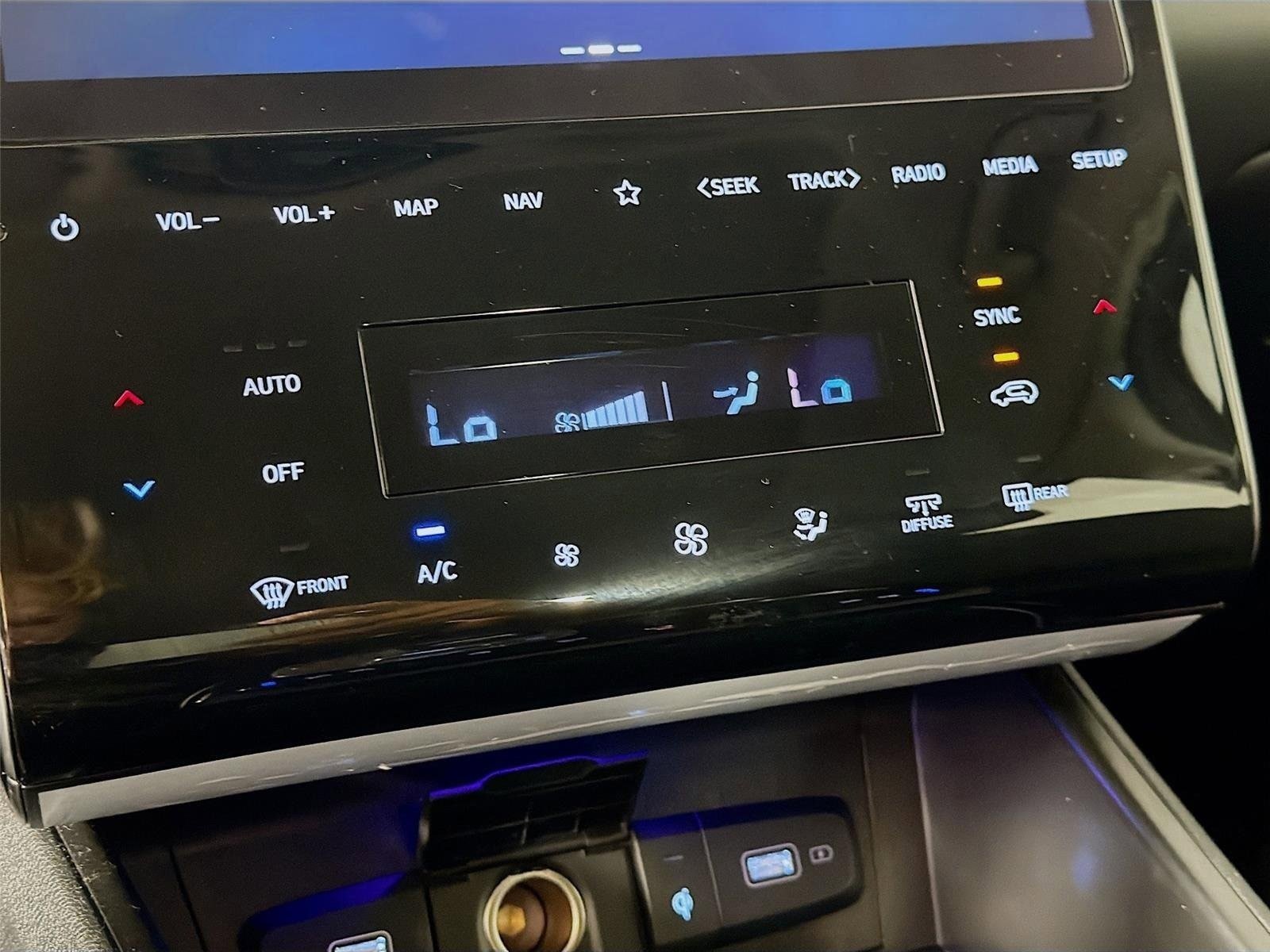 Certified 2024 Hyundai Tucson Limited FWD image 18