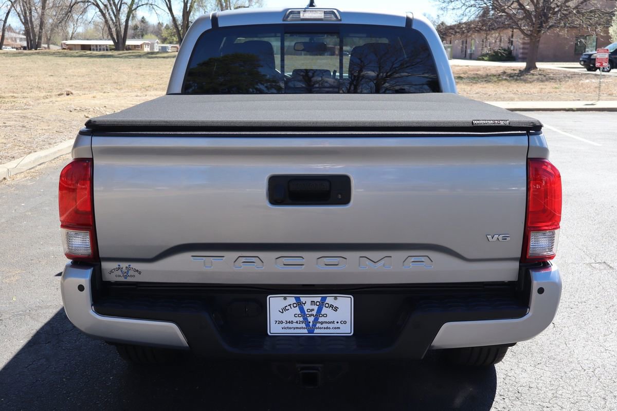 Used 2017 Toyota Tacoma TRD Sport image 6