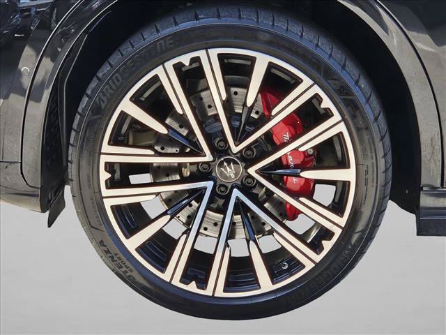Used 2024 Maserati Grecale Trofeo AWD/4WD image 9