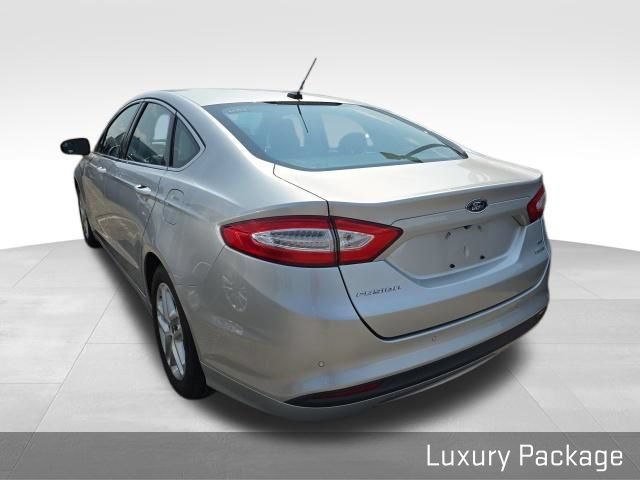 Used 2015 Ford Fusion SE w/ Equipment Group 202A FWD image 7