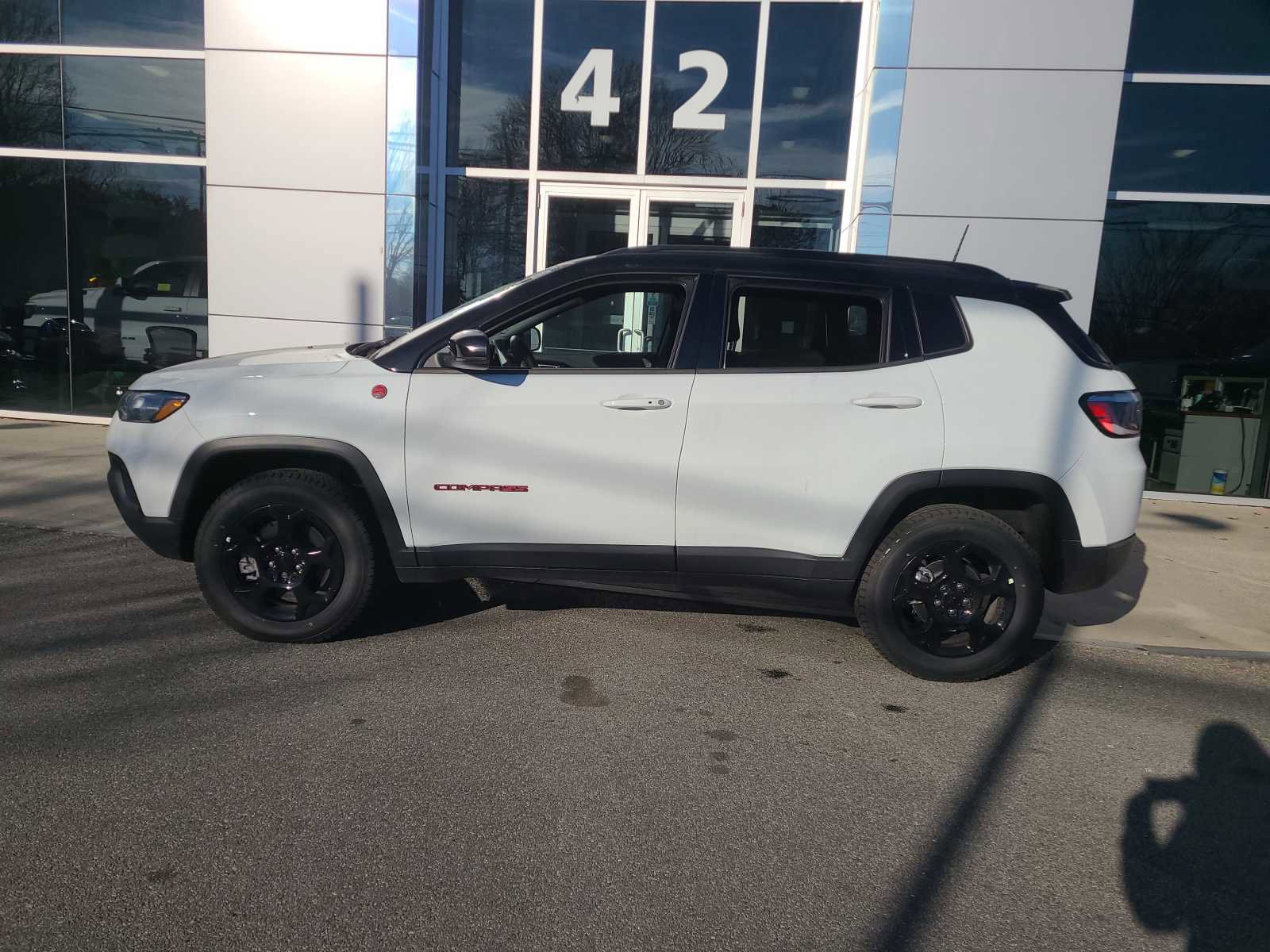 New 2024 Jeep Compass Trailhawk w/ Sun and Sound Group image 2