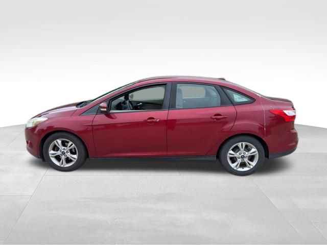 Used 2014 Ford Focus SE w/ SE Winter Package FWD image 6