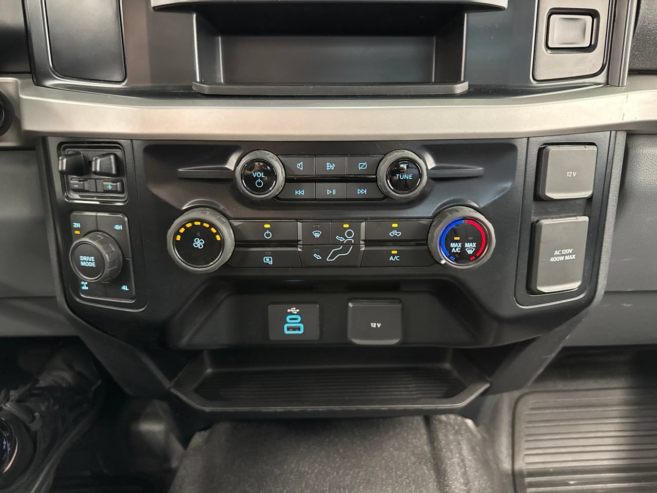 Used 2024 Ford F350 XLT AWD/4WD image 28