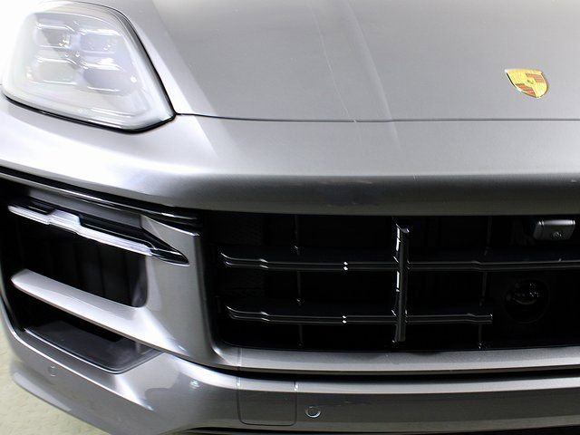 New 2026 Porsche Cayenne GTS image 11