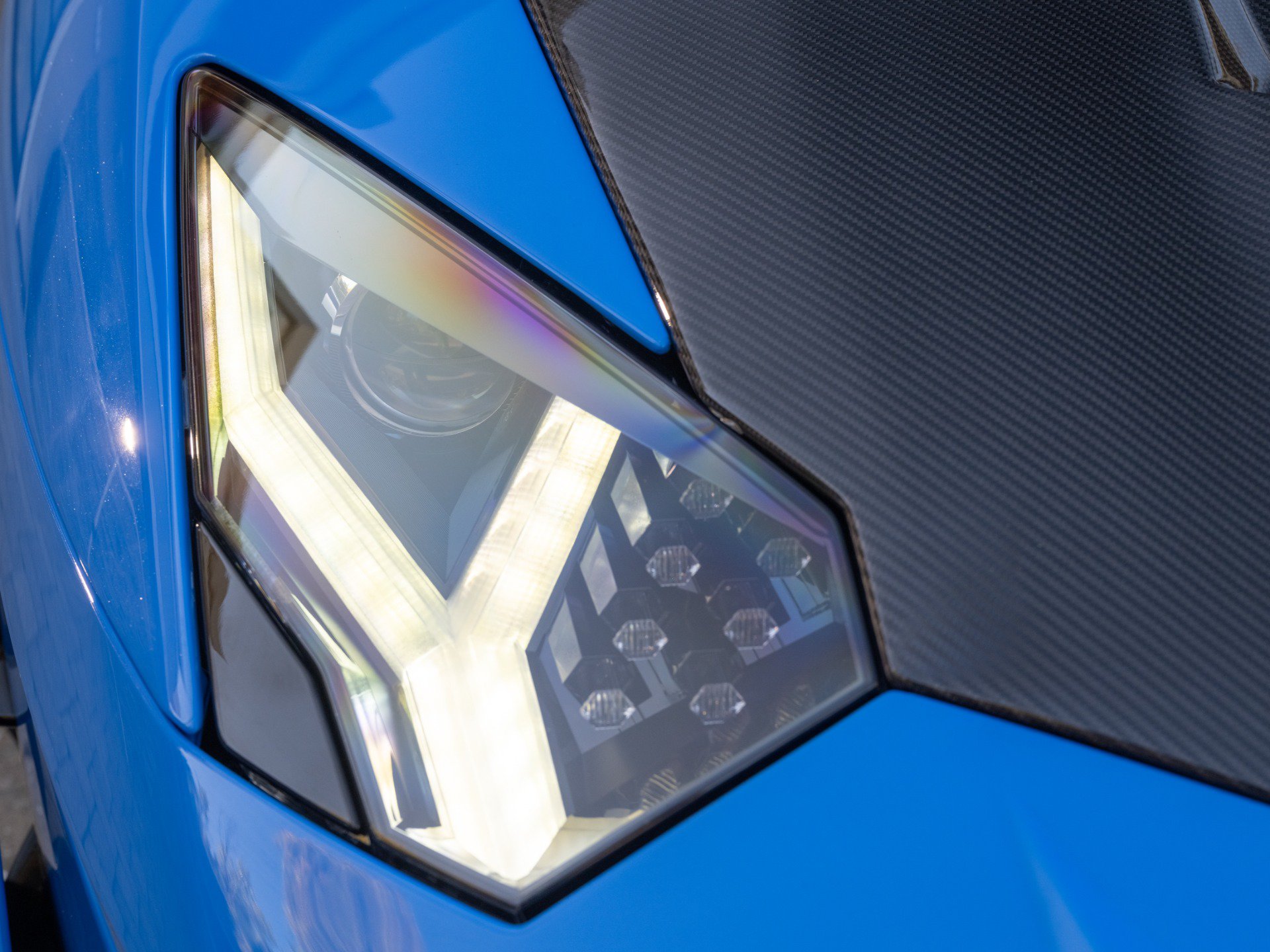 Used 2020 Lamborghini Aventador SVJ AWD/4WD image 17