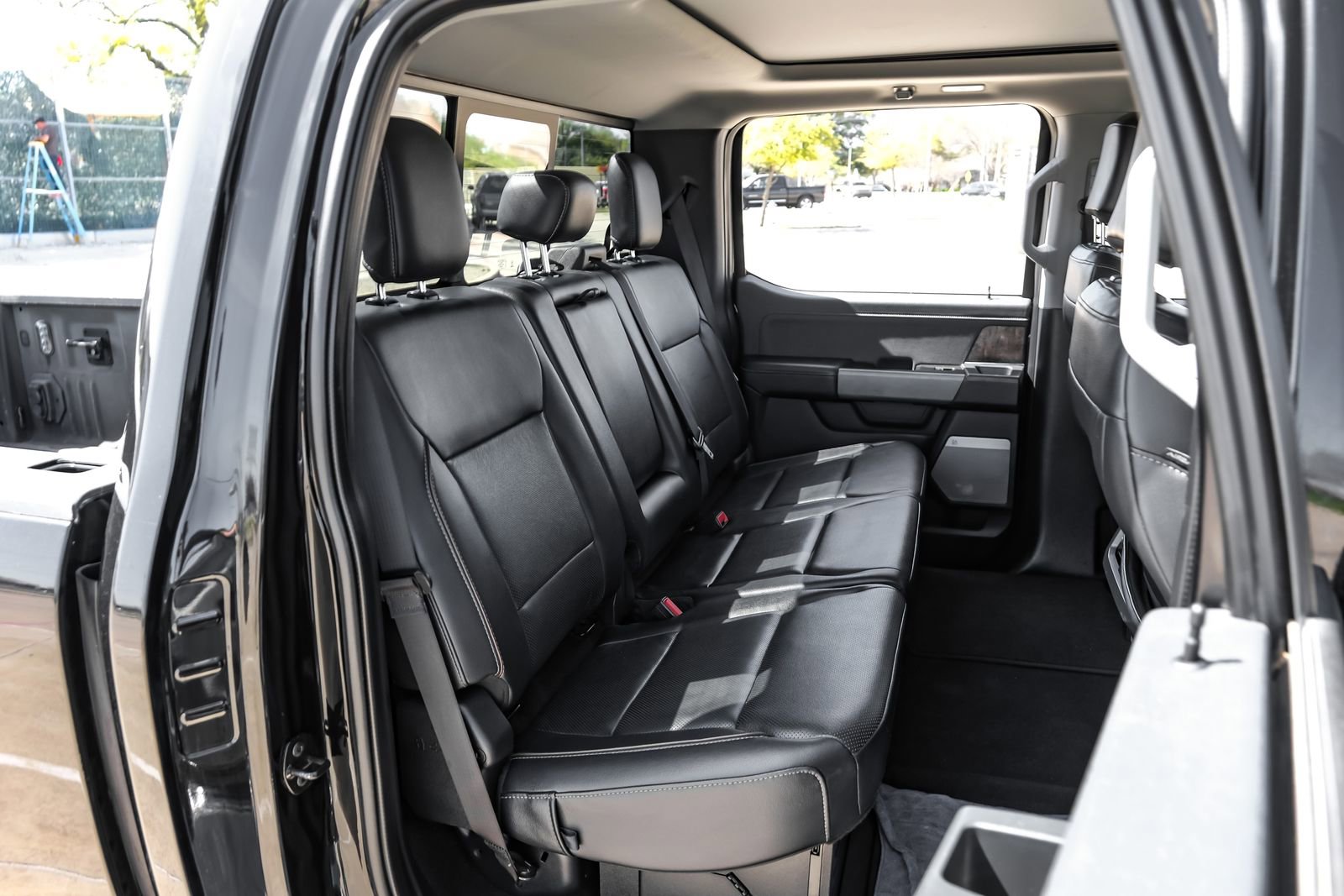 Used 2023 Ford F350 Lariat image 38