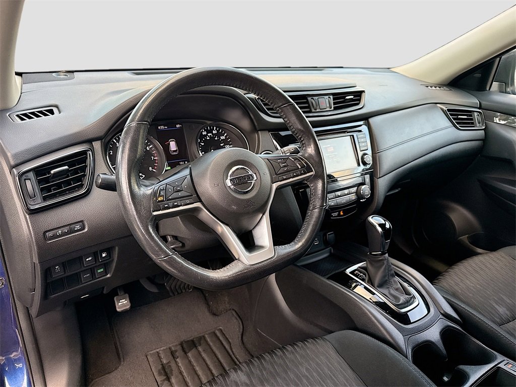 Used 2018 Nissan Rogue SV image 9