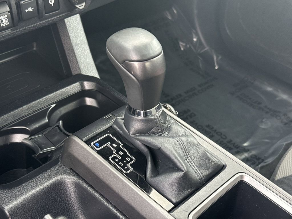 Used 2022 Toyota Tacoma TRD Off-Road AWD/4WD image 19