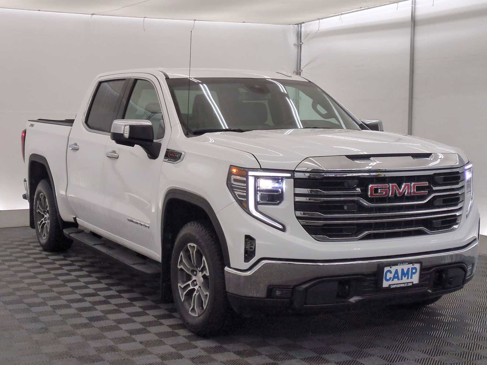 Used 2023 GMC Sierra 1500 SLT w/ SLT Convenience Package AWD/4WD image 8