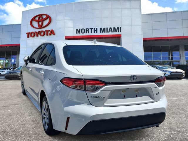 Used 2023 Toyota Corolla LE FWD image 3