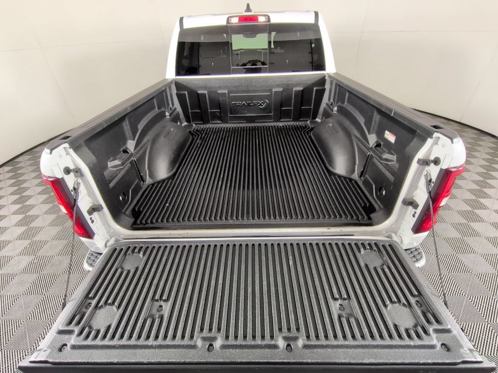 Used 2025 RAM 1500 Big Horn AWD/4WD image 23