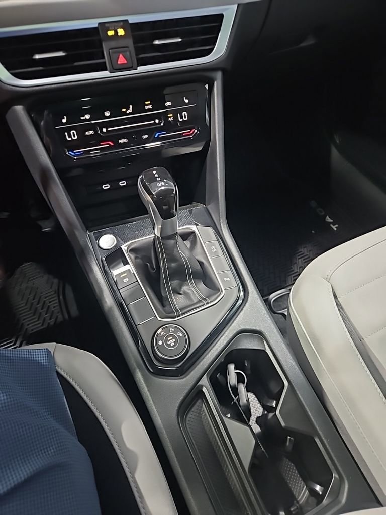 New 2026 Volkswagen Taos SE image 32