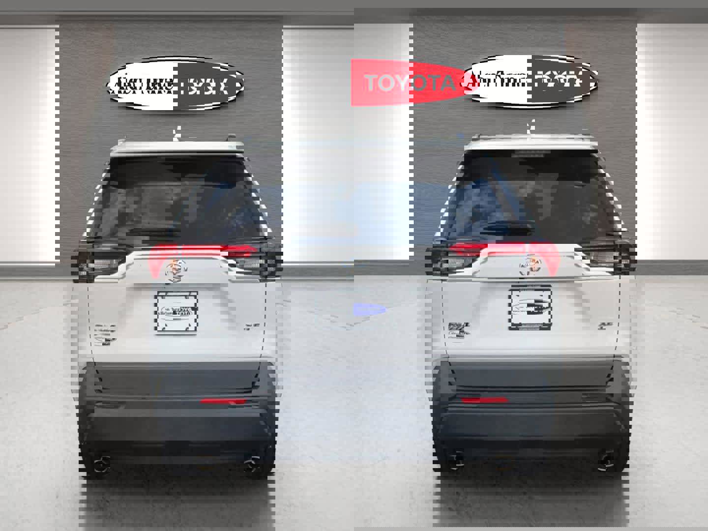 Used 2020 Toyota RAV4 XLE Premium image 7