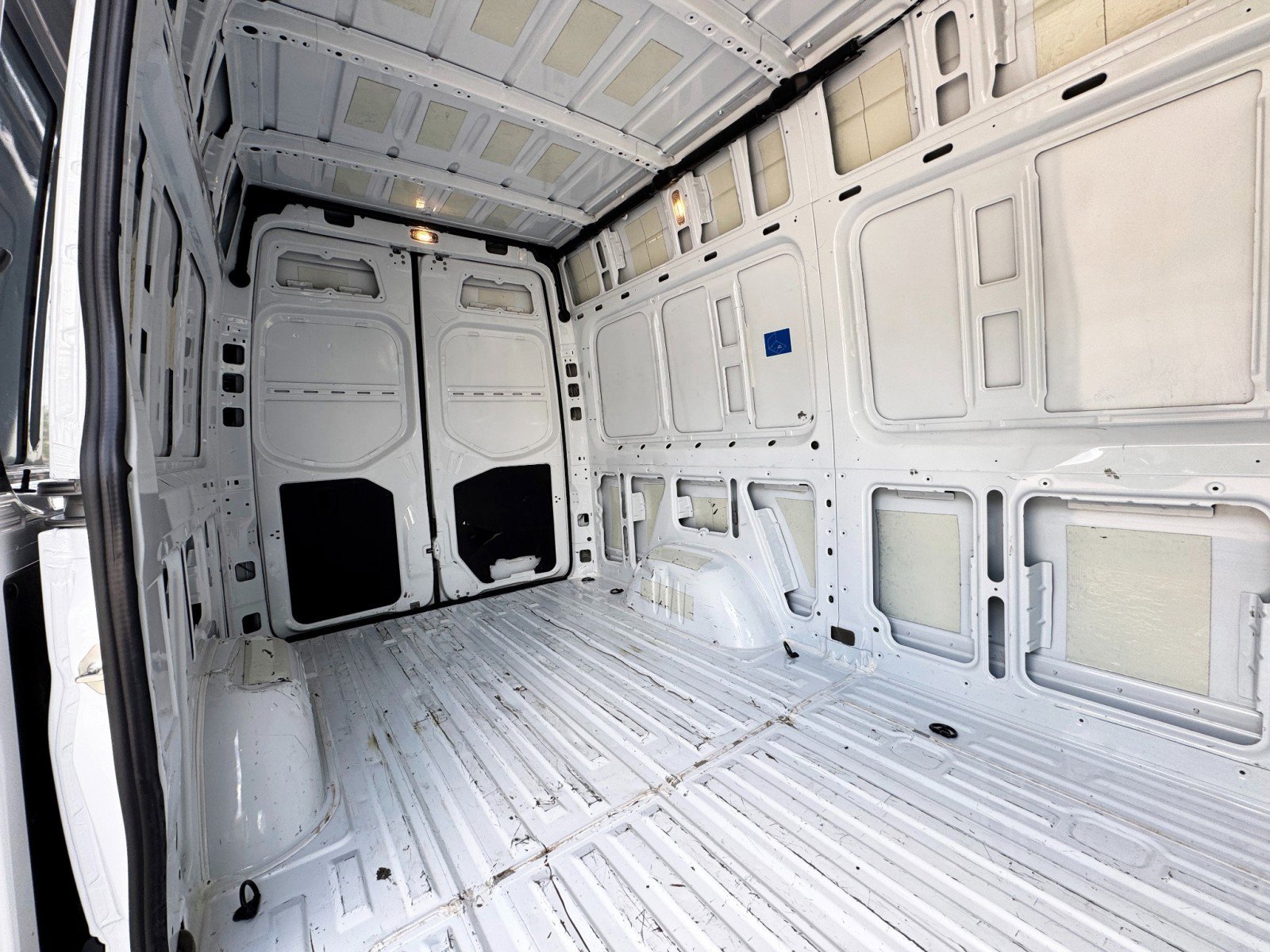 Used 2023 Mercedes-Benz Sprinter 2500 image 37