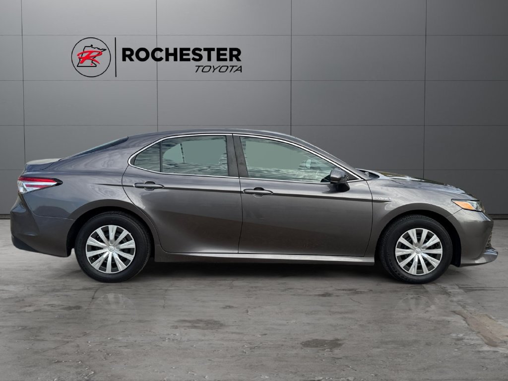 Used 2018 Toyota Camry LE FWD image 6