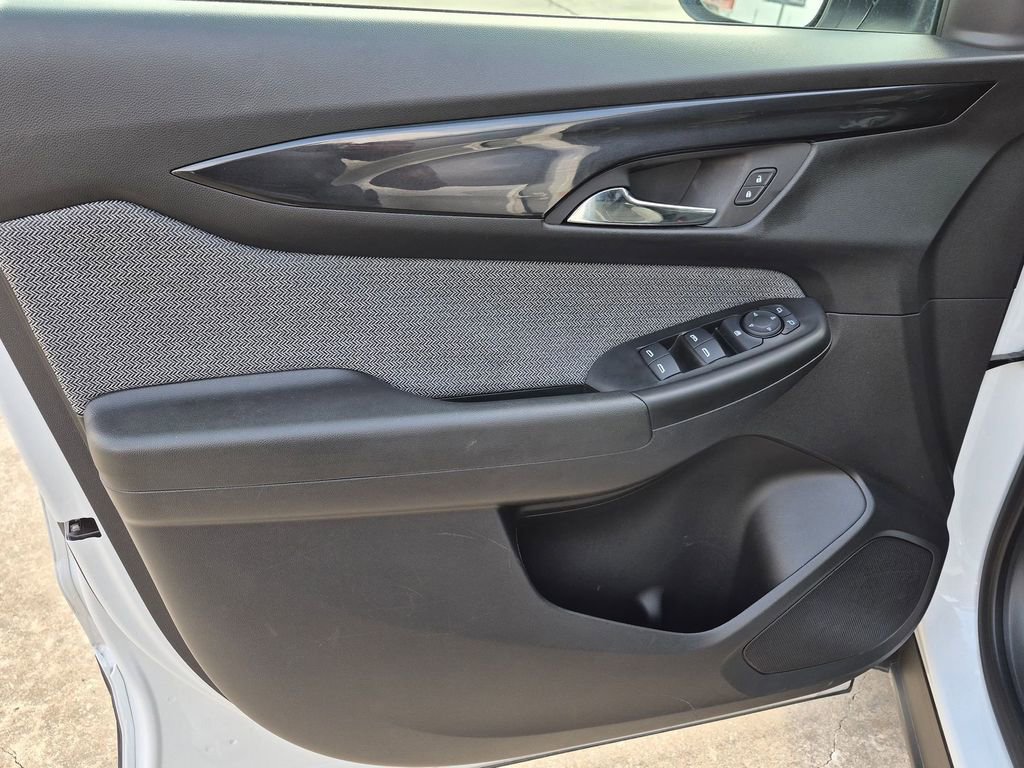 Used 2025 Chevrolet TrailBlazer LT AWD/4WD image 11