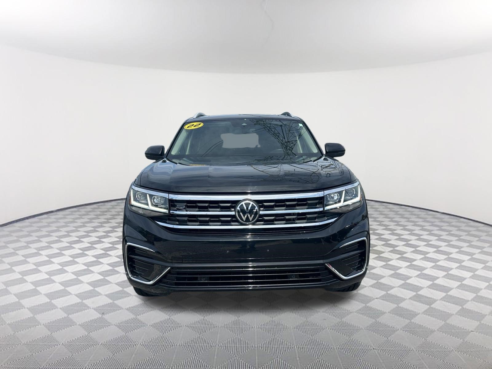 Used 2022 Volkswagen Atlas SEL R-Line AWD/4WD image 2