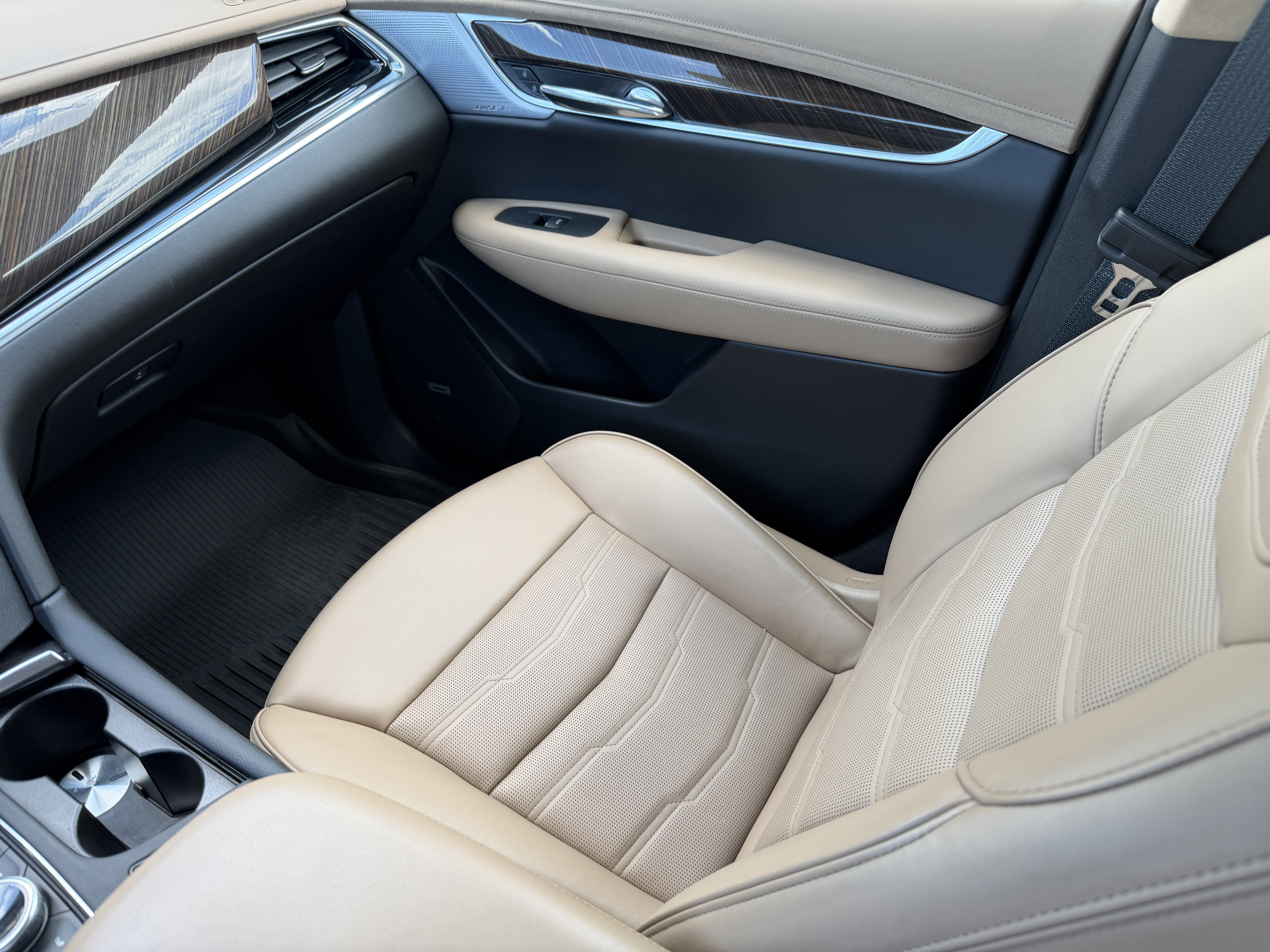 Certified 2025 Cadillac XT6 Sport w/ Platinum Package image 16