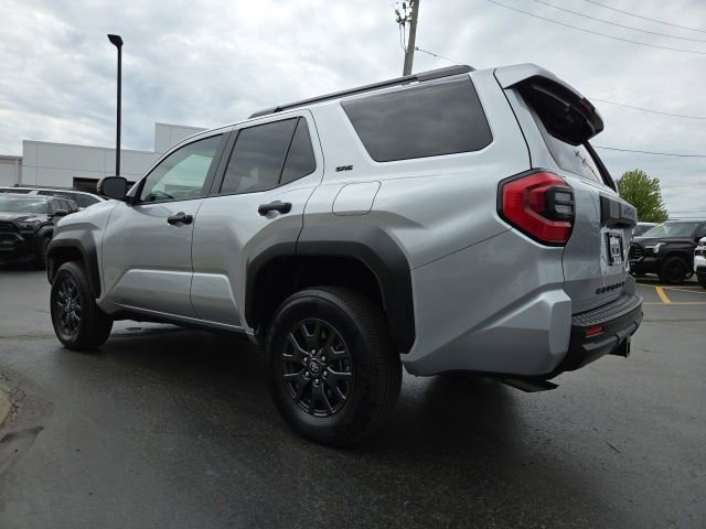 Used 2025 Toyota 4Runner SR5 AWD/4WD image 4