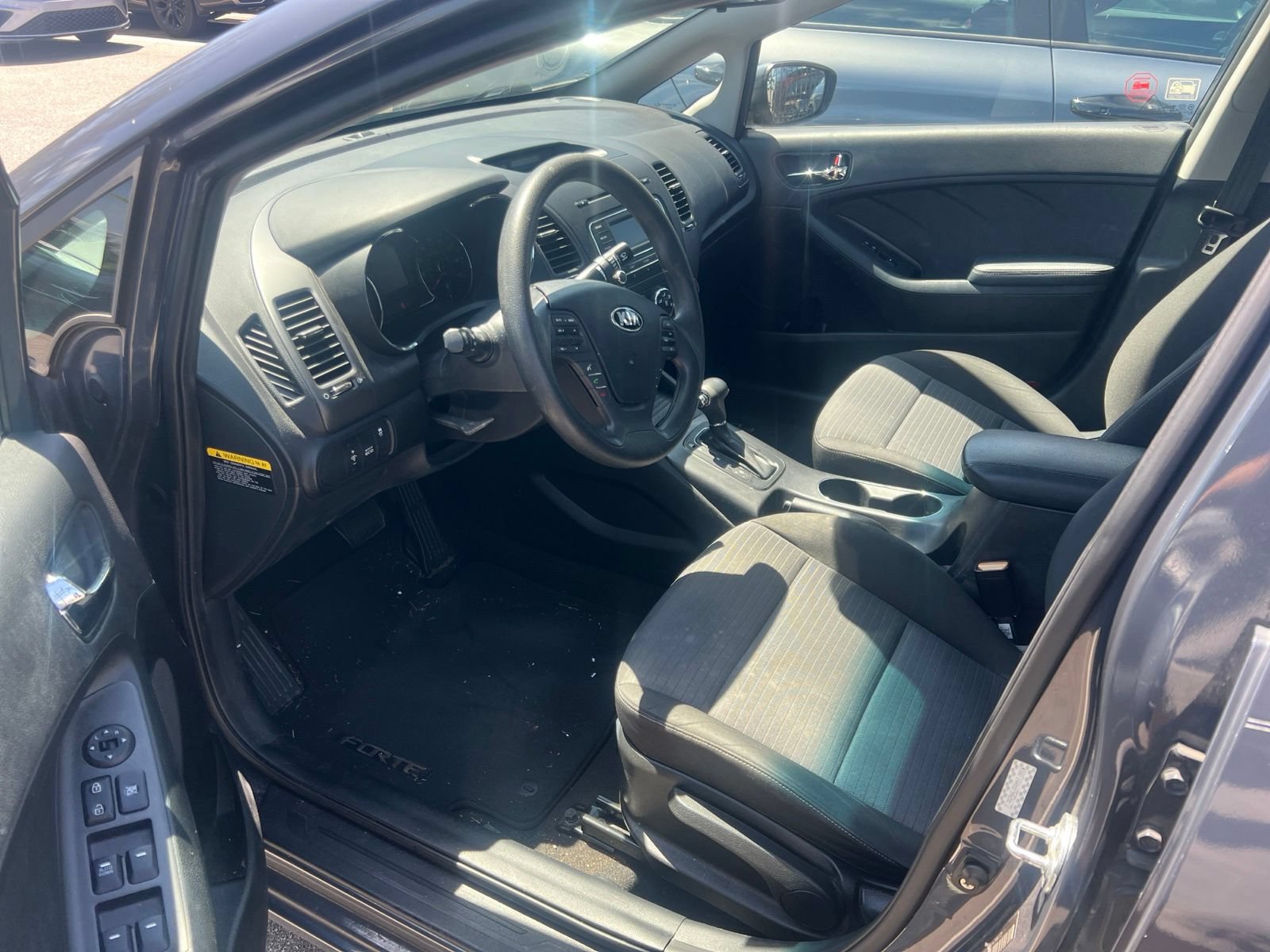 Used 2015 Kia Forte LX w/ Popular Package FWD image 5