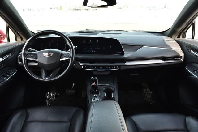 Used 2024 Cadillac XT4 Premium Luxury image 7