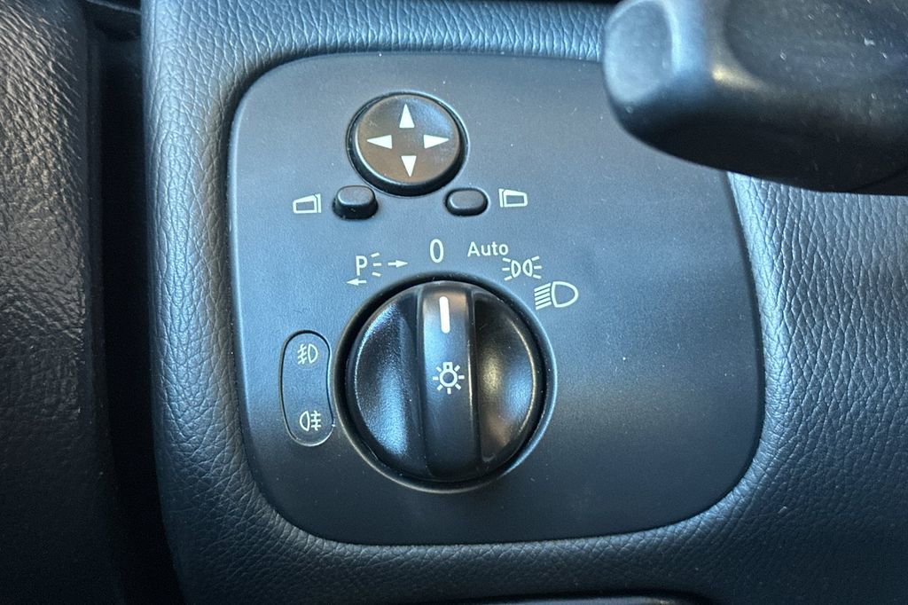 Used 2006 Mercedes-Benz C 230 Sedan image 27