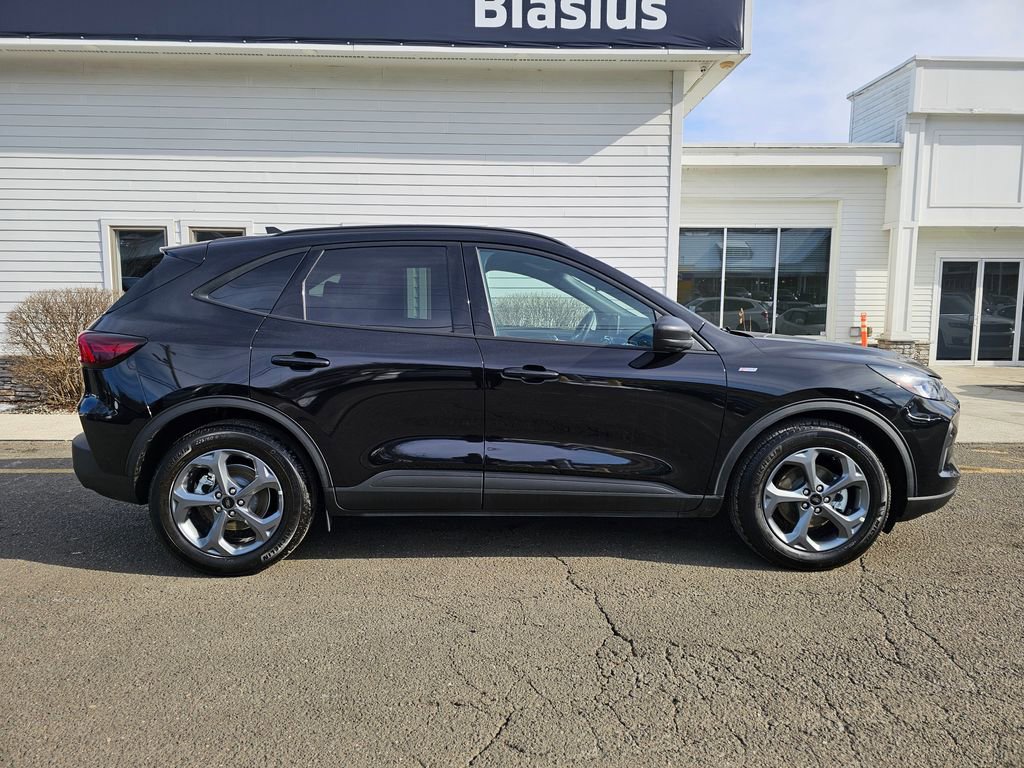 Used 2025 Ford Escape ST-Line image 5