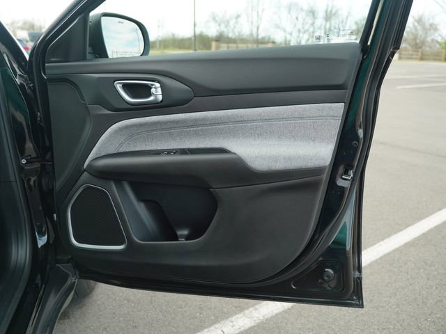 Certified 2025 Jeep Compass Sport image 21