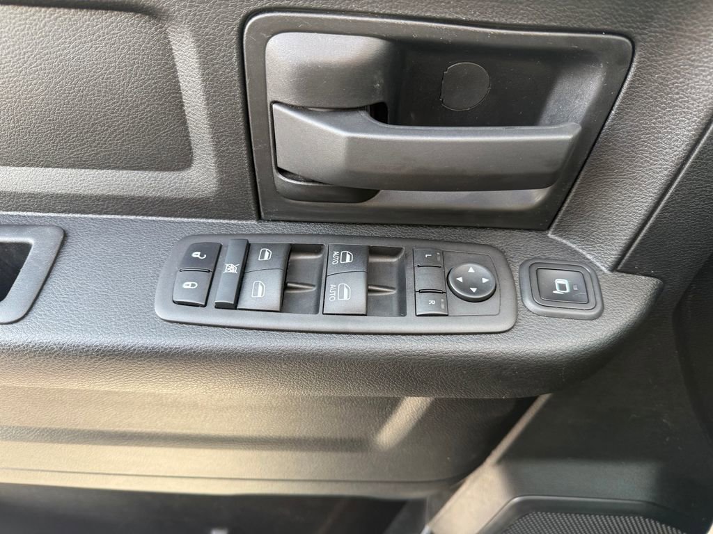 Used 2024 RAM 3500 Tradesman w/ Chrome Appearance Group image 22