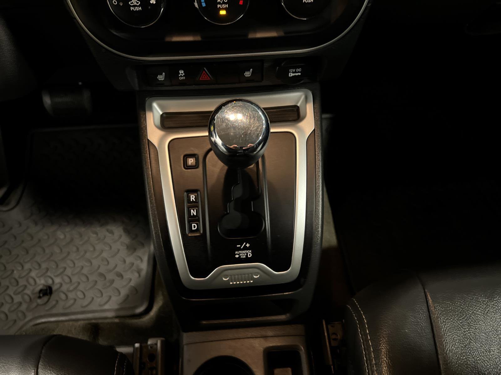 Used 2014 Jeep Compass Latitude AWD/4WD image 17