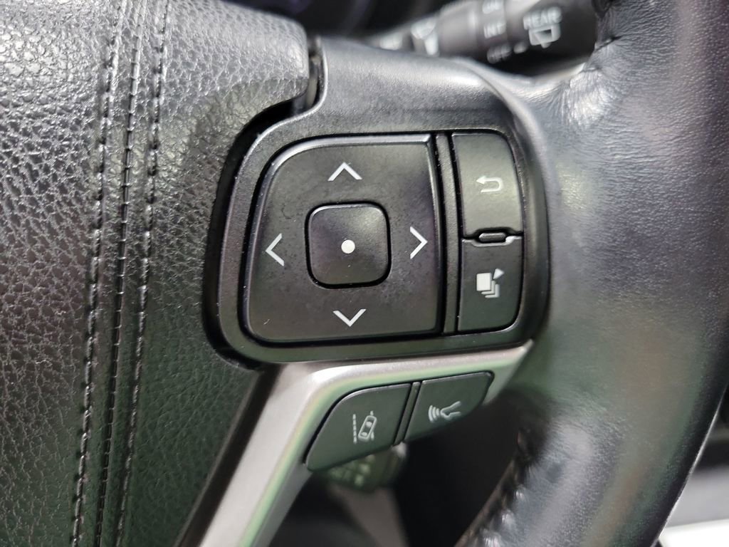 Used 2019 Toyota Highlander XLE image 35
