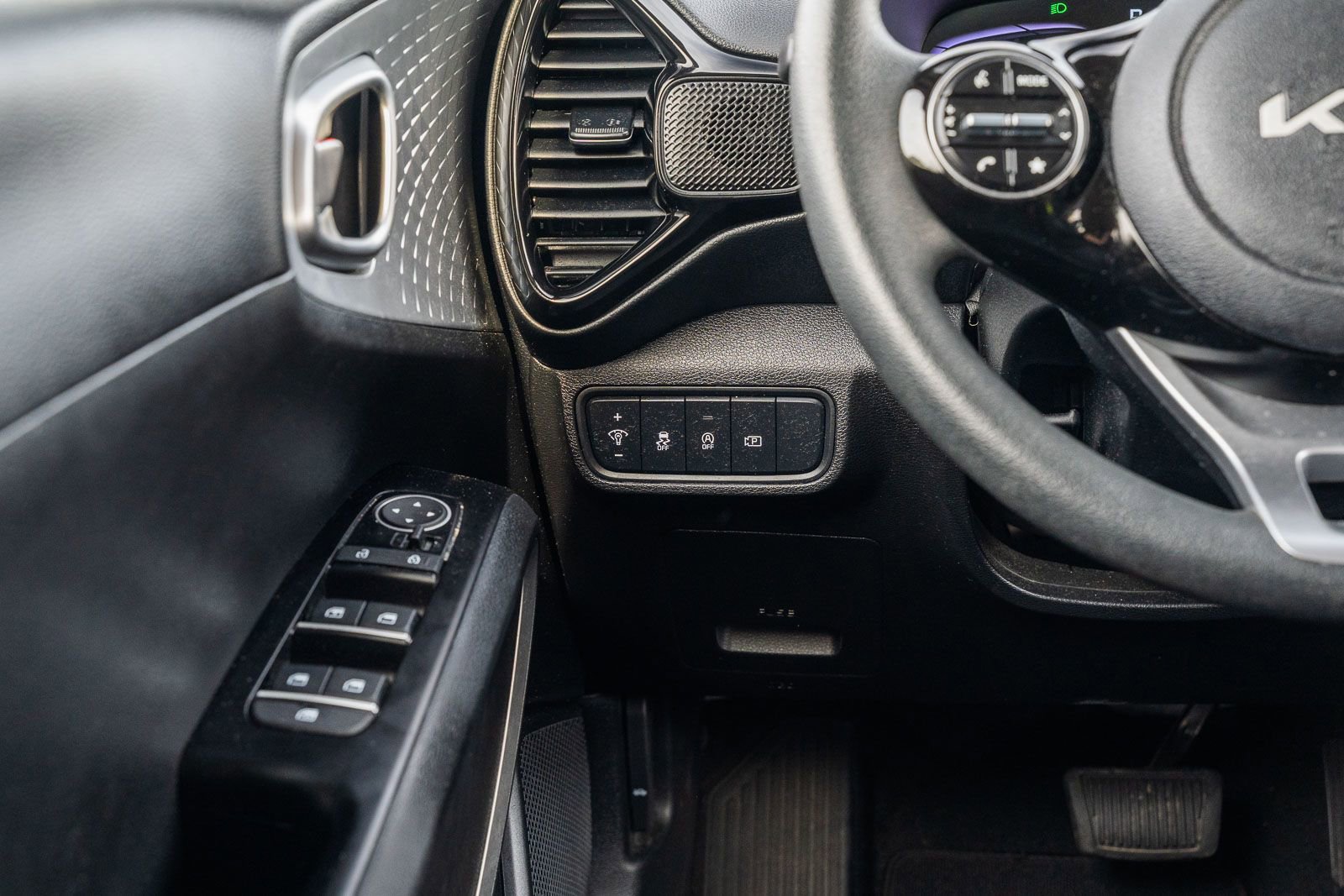 Used 2025 Kia Soul S image 25