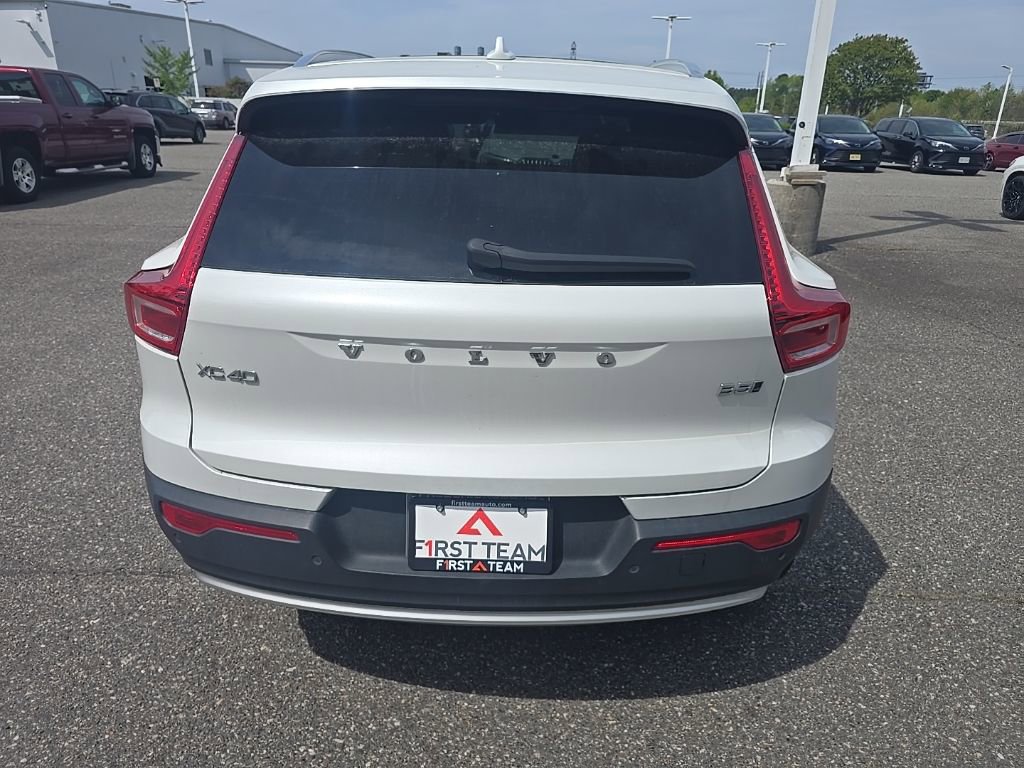 Used 2023 Volvo XC40 B5 Plus w/ Driver Assist Package image 6