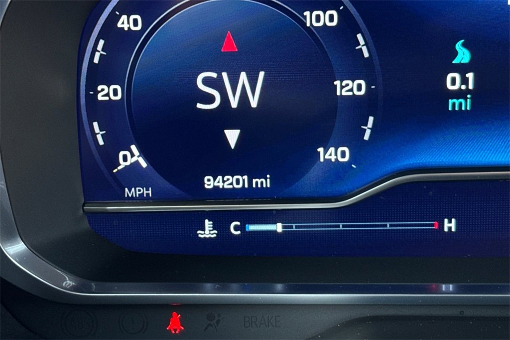 Used 2023 Chevrolet Suburban Z71 image 33