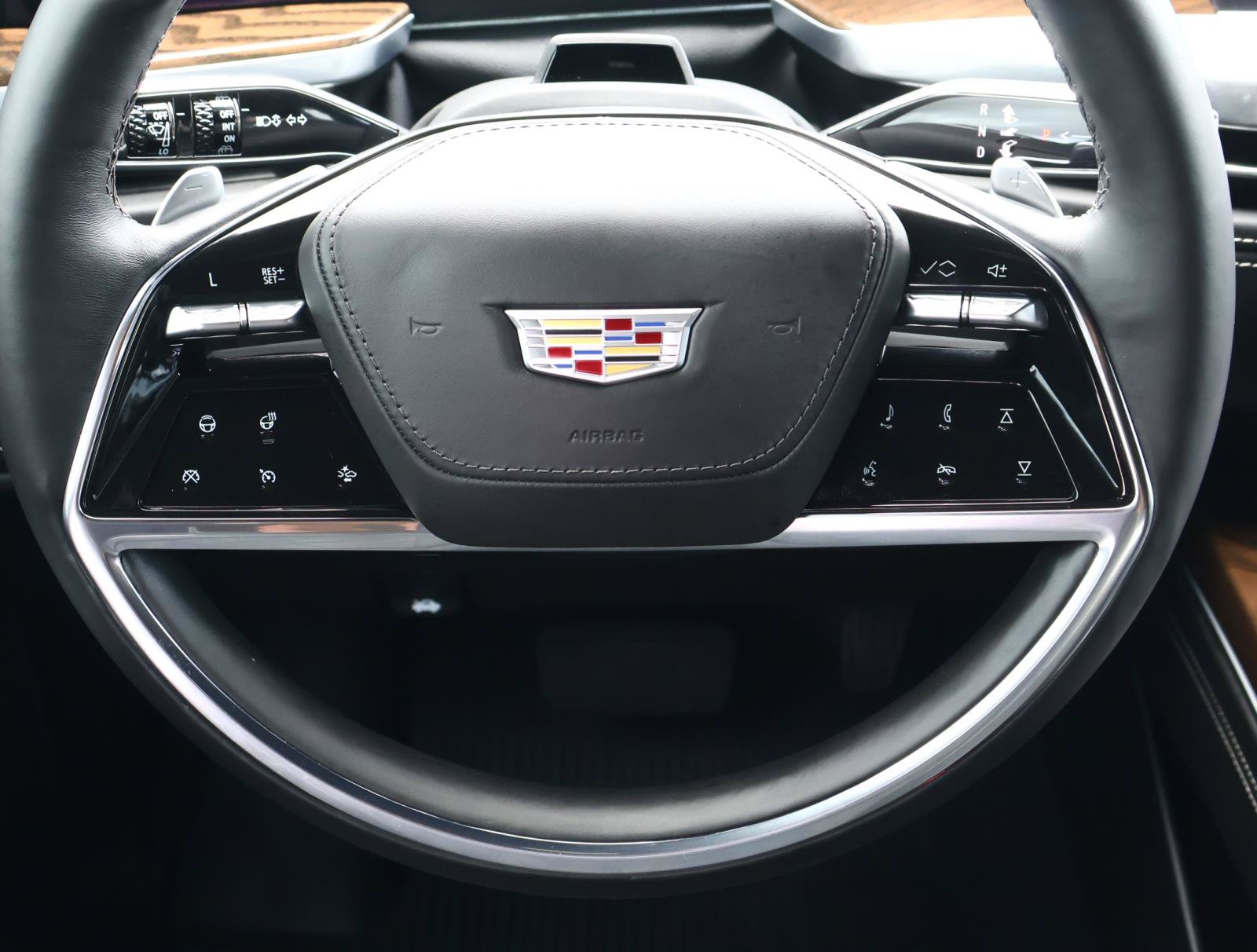 Used 2025 Cadillac Escalade Sport Platinum w/ LPO, Floor Liner Package AWD/4WD image 15