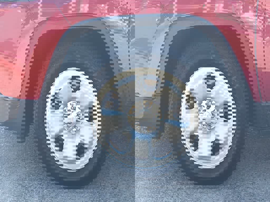 Used 2015 Jeep Cherokee Sport image 9