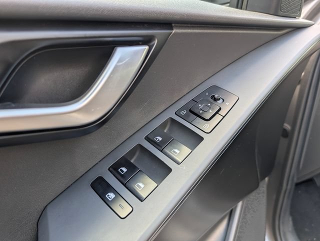 Used 2023 Kia Niro LX FWD image 14