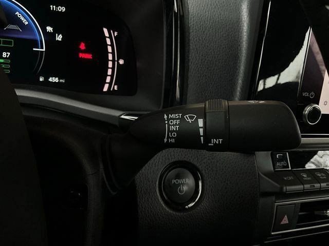 Used 2025 Toyota Camry SE FWD image 36
