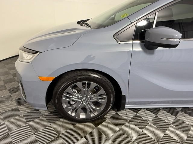 Used 2025 Honda Odyssey Touring image 12